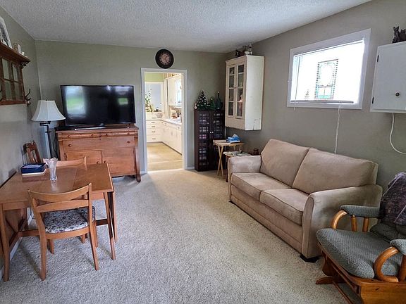 3rd image of 605 7th St
