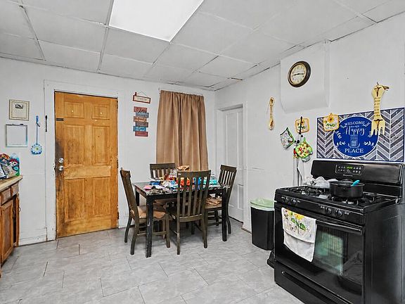 5th image of 110 Washington St