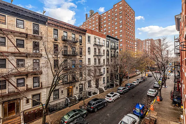 Rented by Avenues Real Estate | media 10