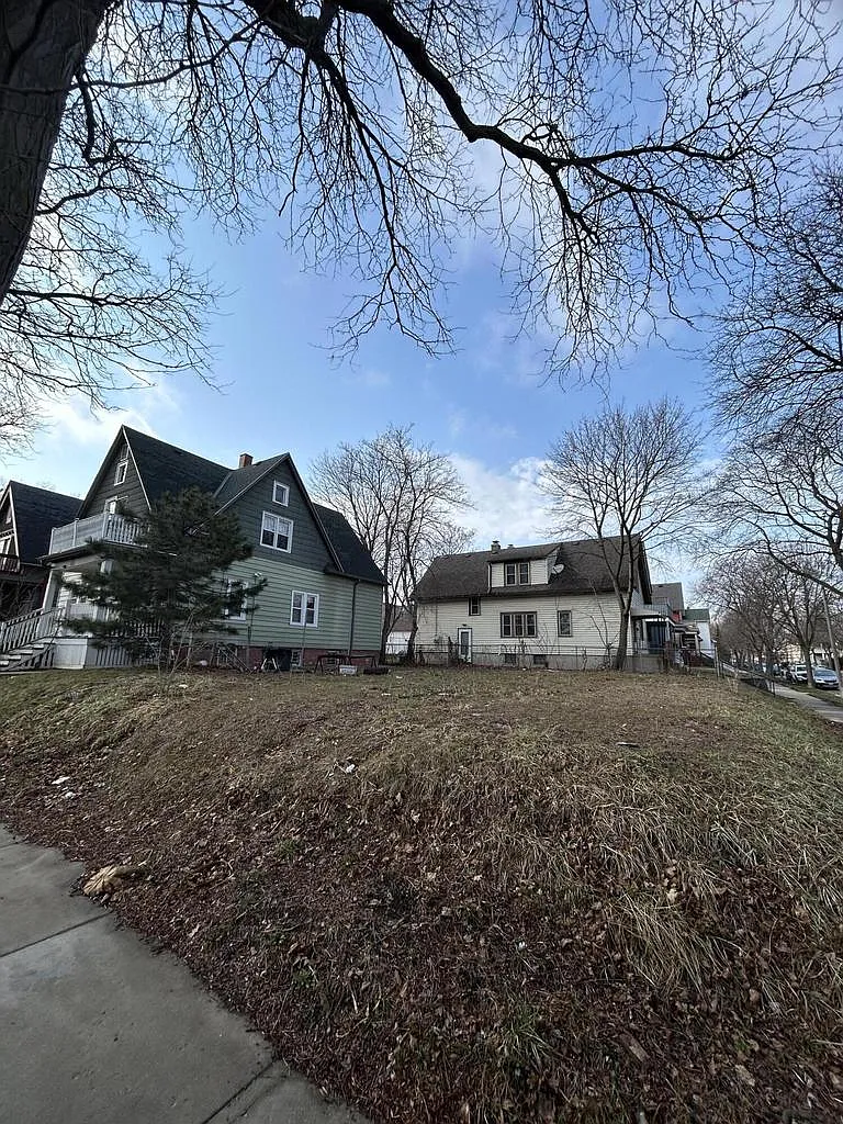 530 E WRIGHT STREET photo 1