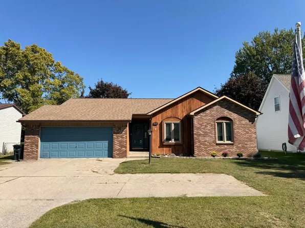 39910 Bridgeview St, Harrison Township, MI 48045