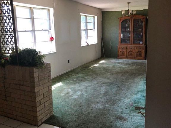 3rd image of 1614 Lake Dr W