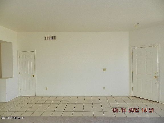 3rd image of 1465 W Islington Ave