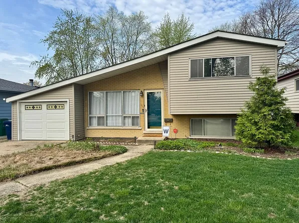 352 N Craig Pl, Lombard, IL 60148