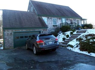 49 Copper Beech Dr, Portsmouth, RI 02871