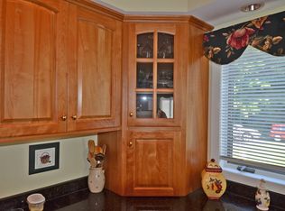 14 Lewis Rd, Kittery, ME 03904