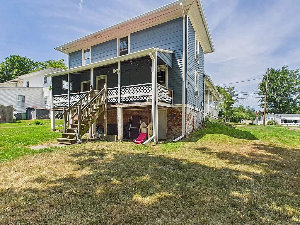 2 bed, $1,000 — Photo 2