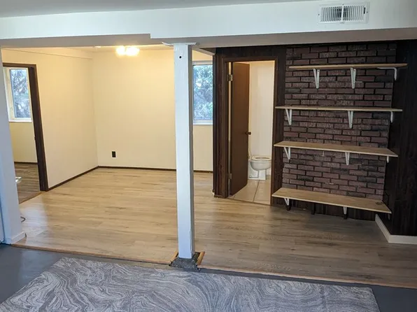 3 Bed, 1 Bath Unit with den in Fairhaven Close to Shopping & Restaurants & On a Bus line, 1110 12th St, Bellingham, WA 98225