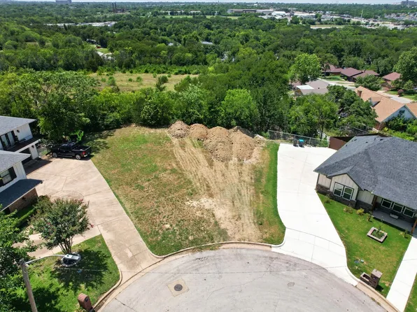2300 Donnyville Ct, Fort Worth, TX 76119