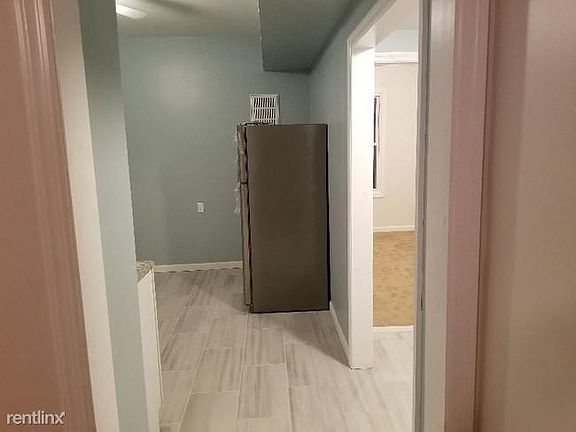 5th image of 157 N 16th St Unit 1