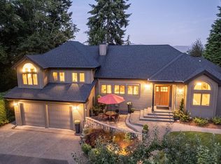 2076 N 11th St, Coos Bay, OR 97420