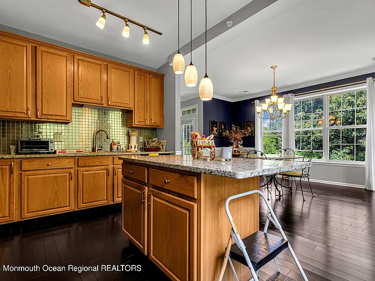 536 Saint Andrews Pl — Photo 12