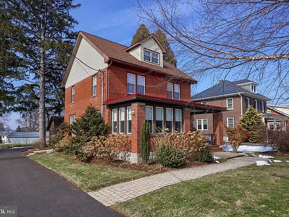 2nd image of 32 Greenfield Rd