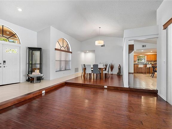4th image of 5413 NW 86th Terrace