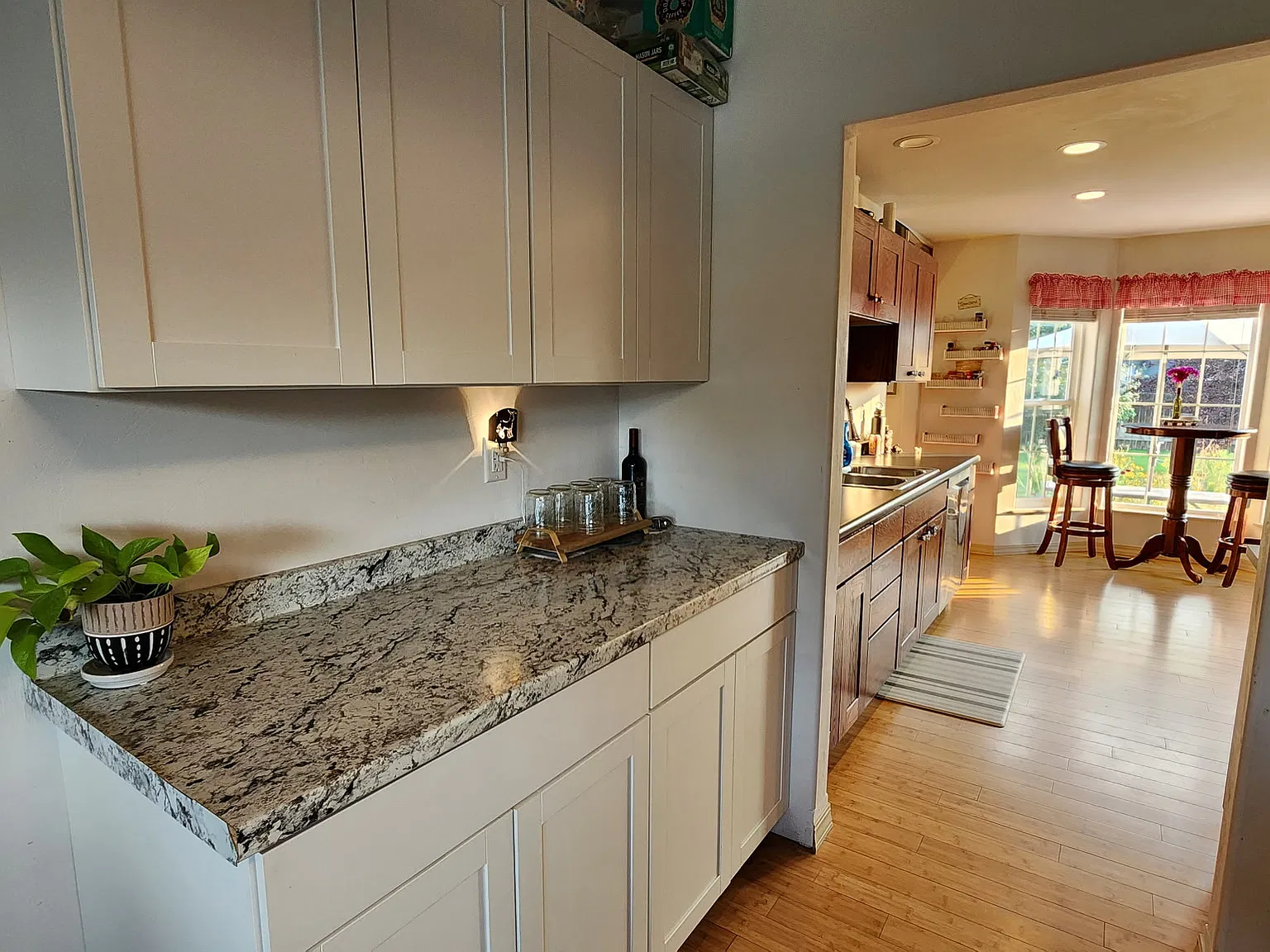 3 bed, 1729 sqft, $2,850 — Photo 2