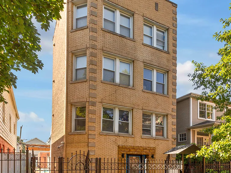 2839 W Nelson St #2 — Photo 11