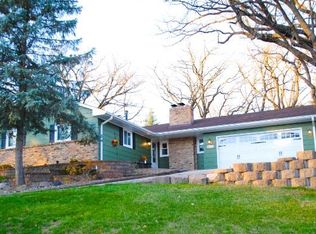 16040 Oak Shore Dr, Lakeville, MN 55044