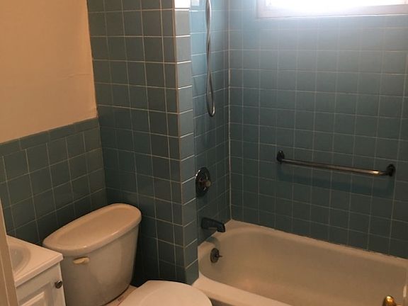 4th image of 22 S Eckar St #1