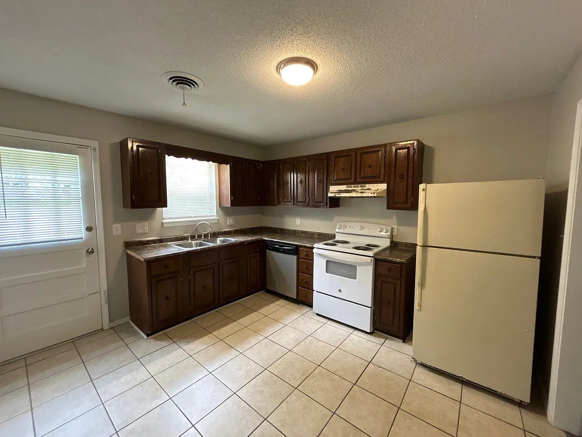 Building Photo - 20 Lanway Cv #B