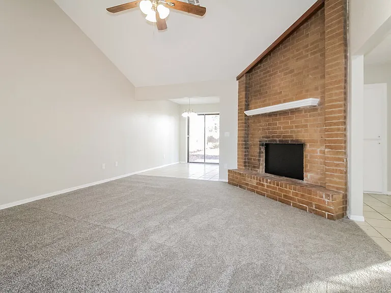 10321 Koch Dr — Photo 4