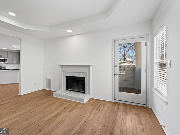 5th image of 567 Winton Ter NE APT A