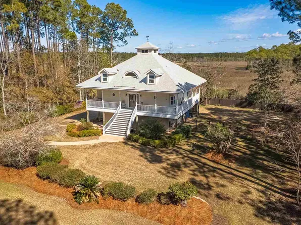 4596 Bayside Dr, Milton, FL 32583