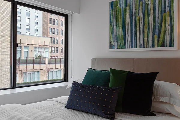 Rented by Greystar | media 11