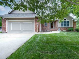 240 Bent Tree Ct, Andover, KS 67002