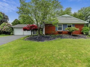 17 Maywood Dr, Marlboro, NJ 07746