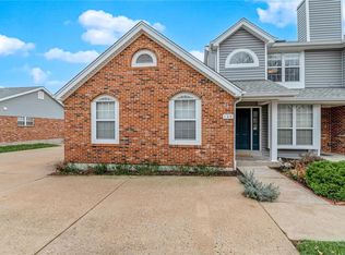 124 Holloway Rd, Ballwin, MO 63011