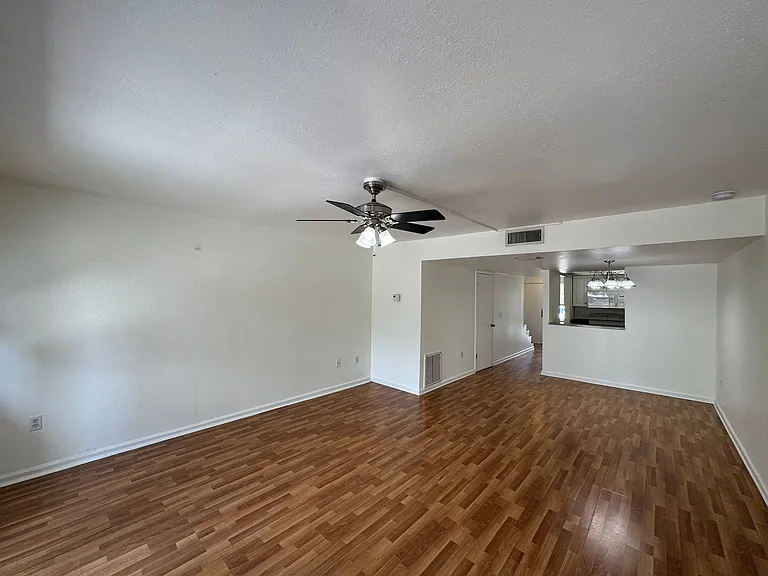 6061 Windhover Dr #10-D10 — Photo 8