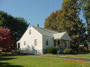 1111 Victory Rd SE, Roanoke, VA 24014