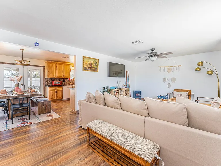 7983 Palm Ave — Photo 2