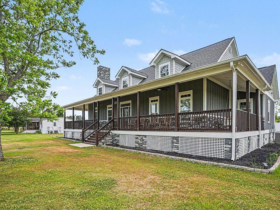 1st image of 942 Meadow Dr.