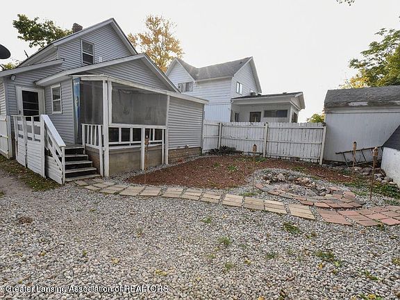 5th image of 1323 E Saginaw St