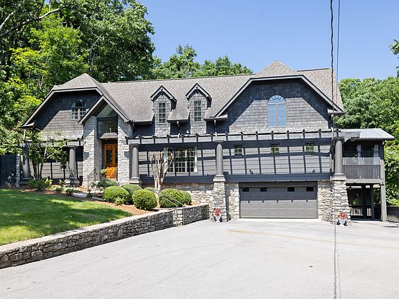 3rd image of 1244 Cliftee Dr