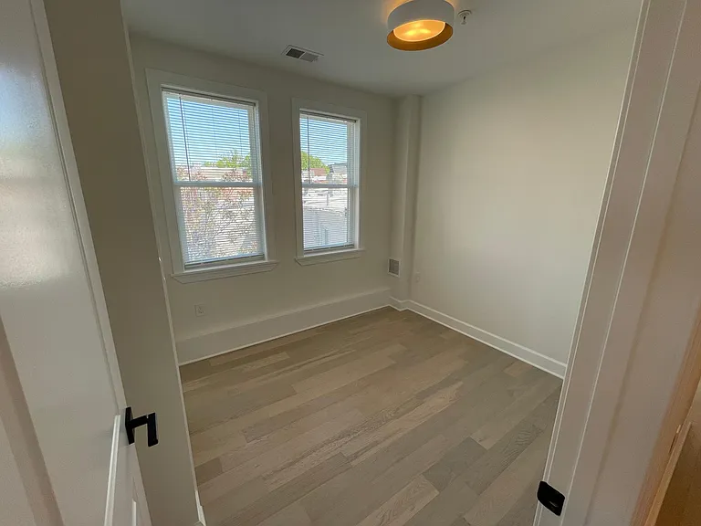 75 Florida Ave NW #4 — Photo 23