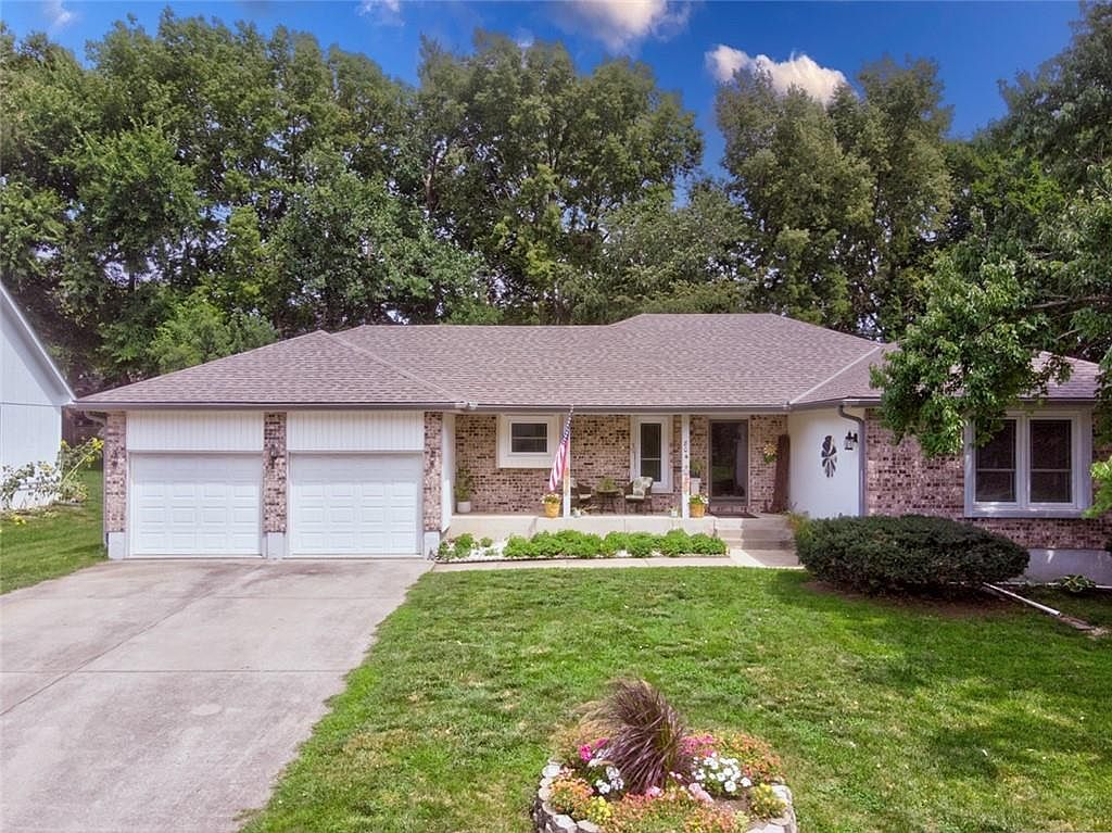 804 NE 3rd St, Blue Springs, MO 64014 | Zillow