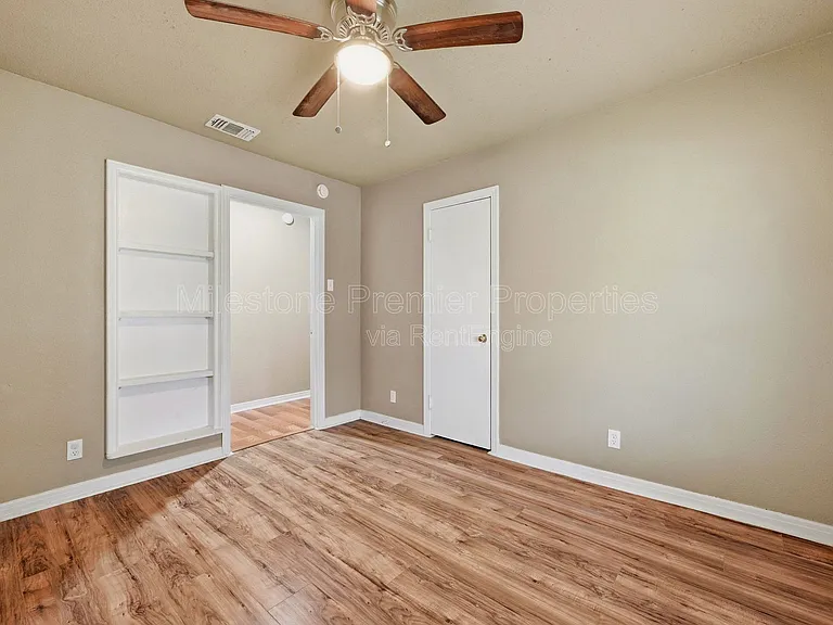 1701 W Elm St — Photo 10