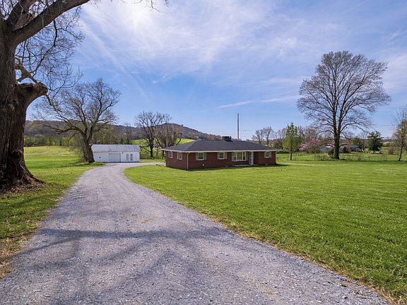 2nd image of 968 Spencer Rd