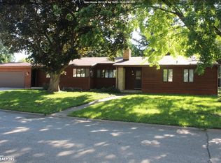 635 Center Ave, Garner, IA 50438
