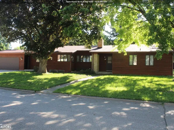 635 Center Ave, Garner, IA 50438