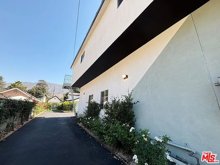 713 Devirian Pl — Photo 22
