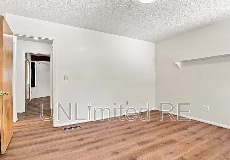 1410 N Inverrary Way — Photo 11
