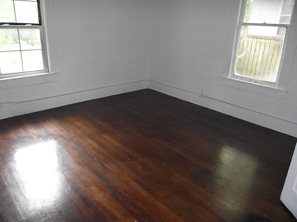 2nd image of 3166 Powell Ave