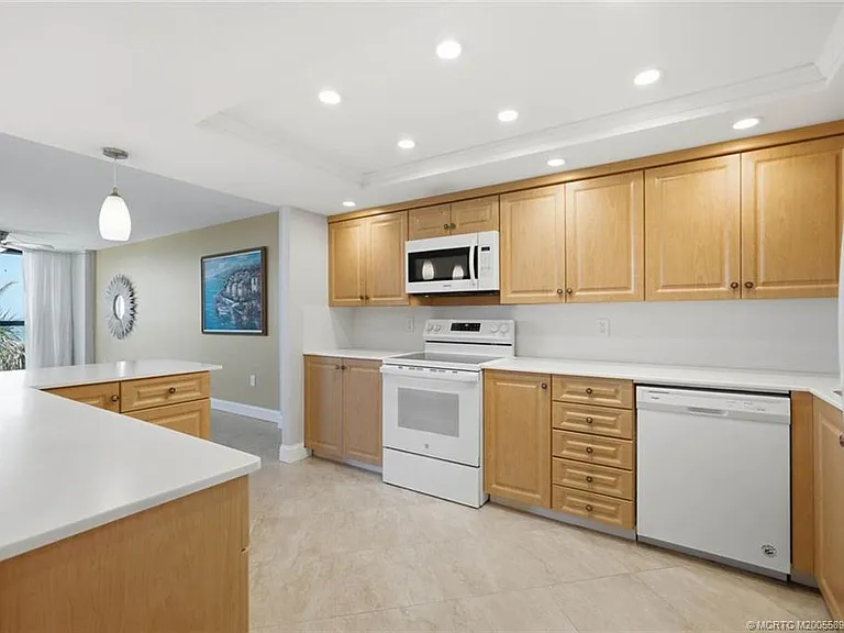 10410 S Ocean Dr #308 — Photo 10