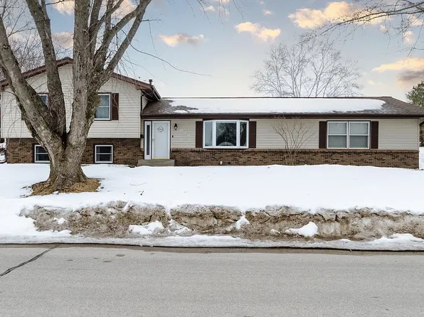 800 1st Ave NE, Byron, MN 55920