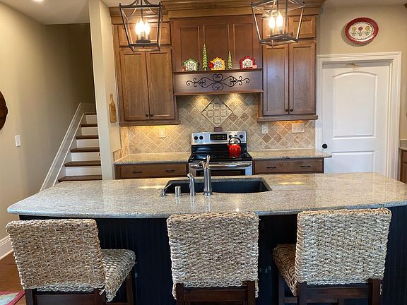 4th image of 104 Brannon Gardens Dr #4