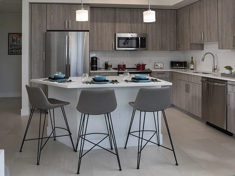 Blu27 at Edgewater — Photo 12