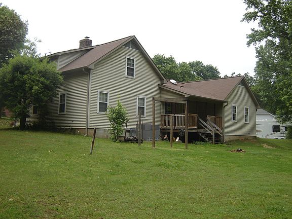 Rear left 3/4 view